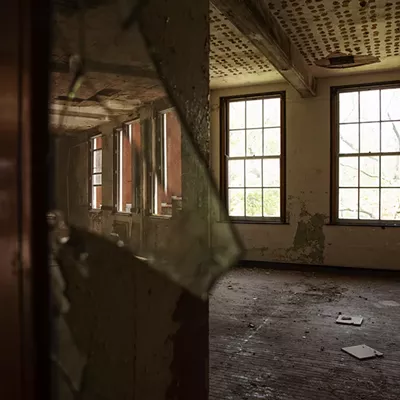 Image: Haunting Photos From Inside St. Louis' Long-Abandoned Eliot School
