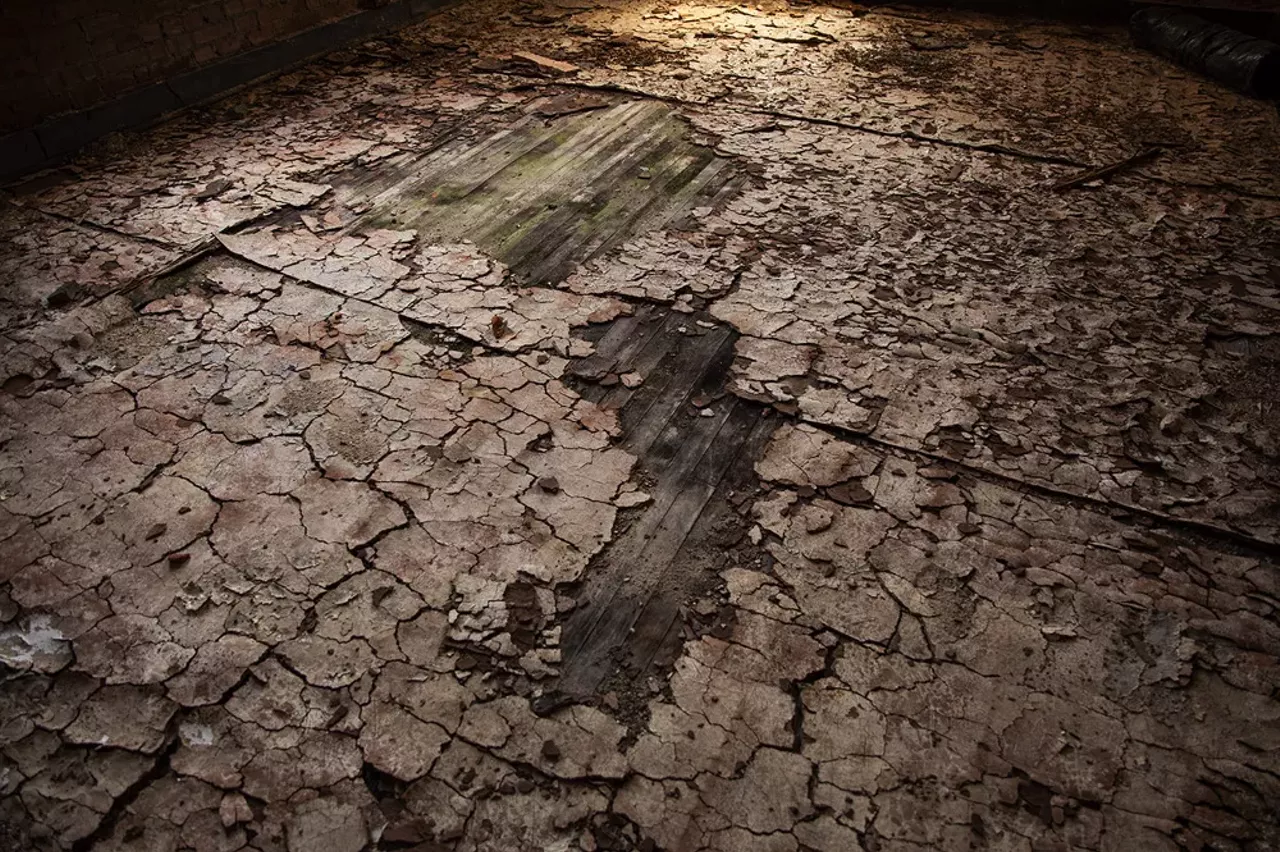 Image: Haunting Photos From Inside St. Louis' Long-Abandoned Eliot School