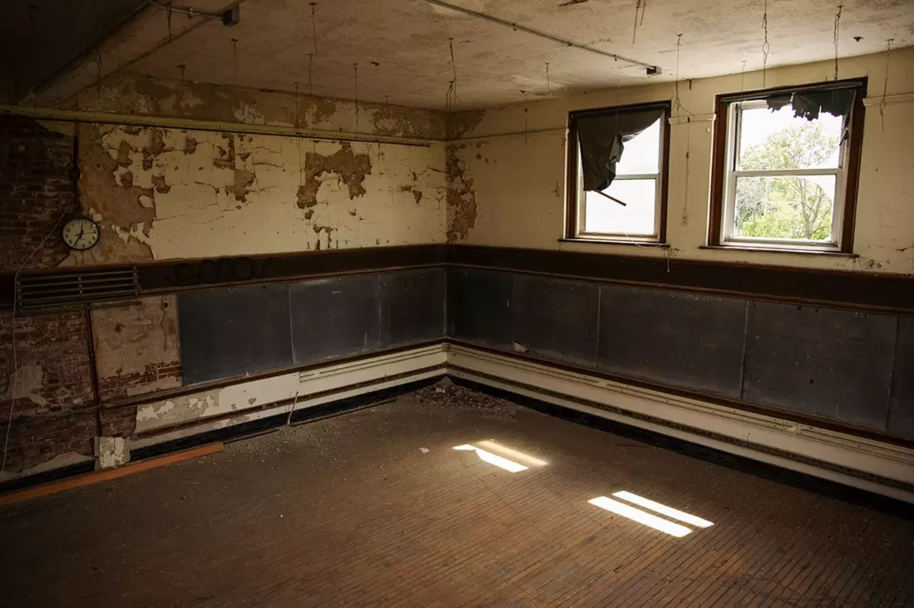 Image: Haunting Photos From Inside St. Louis' Long-Abandoned Eliot School
