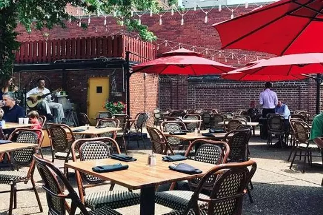 Bar Italia (13 Maryland Plaza, 314-361-7010)