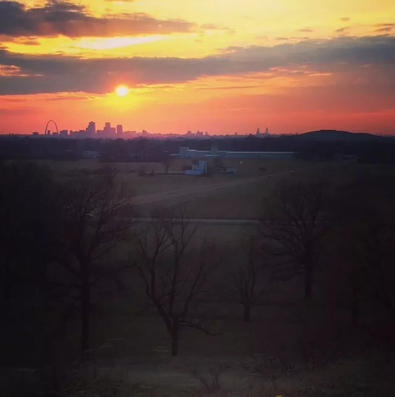In addition to a history lesson, you'll get an unexpected bonus at Cahokia Mounds -- a neat view of the St. Louis skyline off in the dist
</p>

</div><div class=