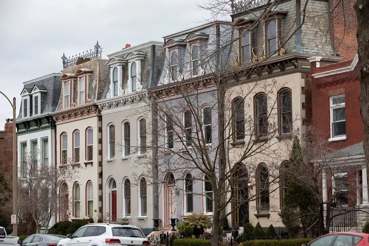 The Neighborhood: Lafayette Square The vibe: Lovingly restored mansions and bougie restaurants centered around the oldest city park west of the Mississippi Ideal for: Young couples. City lovers with younger kids who want to meet other city lovers with younger kids. LGBTQ people. People who are single and like a walkable neighborhood but don’t mind most bars closing by 11 p.m. Not ideal for: Broke 20somethings (it ain’t cheap). Extra perk: Something of a peninsula surrounded by highways, Lafayette Square is great for getting just about anywhere in St. Louis in 15 minutes — even the Metro East. No wonder it draws military families in addition to the expected doctors and lawyers. Where to meet the locals: With kids, the park. Without, 33 Wine Bar 