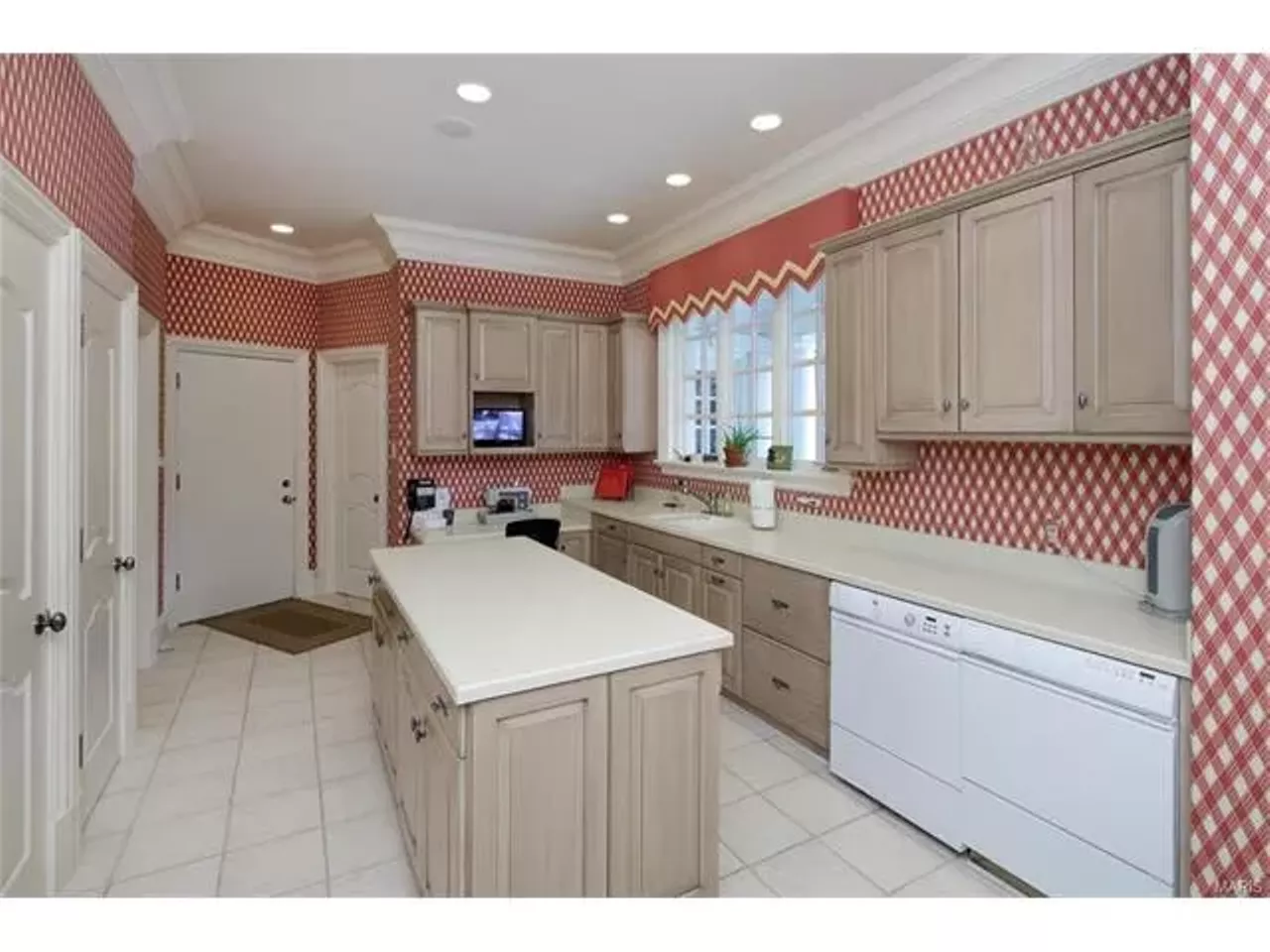Image: Live Like a King in This $10.7 Million Ladue Home For Sale Now