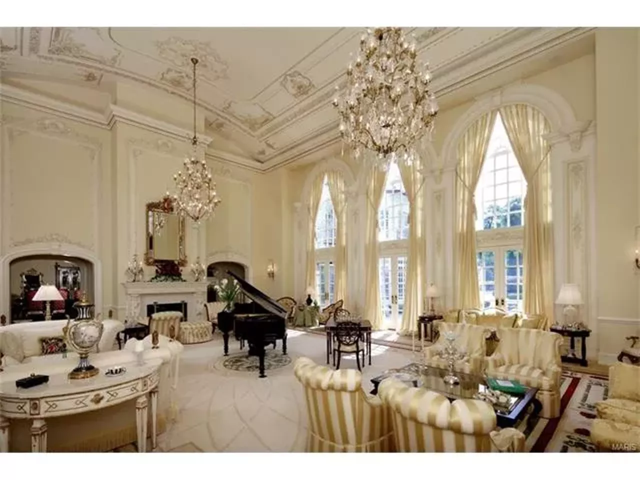 Image: Live Like a King in This $10.7 Million Ladue Home For Sale Now