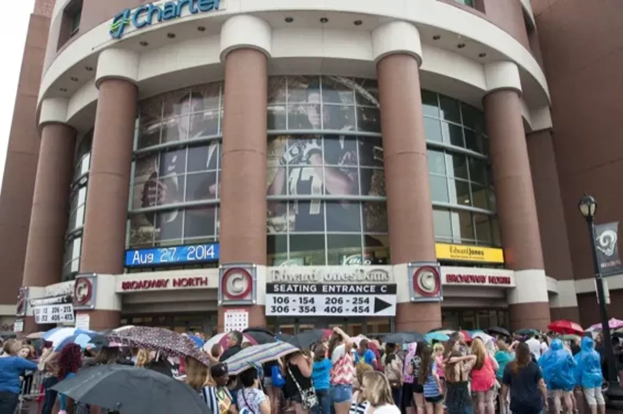 Image: The Crazy, Drenched Fans of One Direction