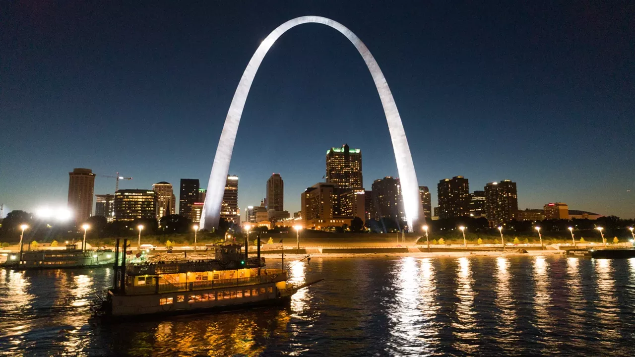 New Year Eve, Riverboats at the Gateway Arch