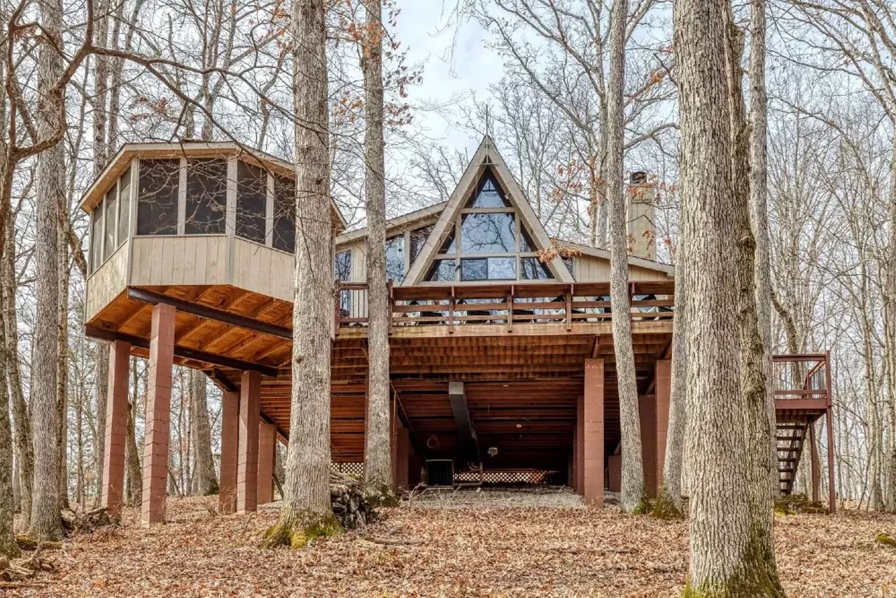 Luxurious and Secluded Tree House Cabin for Glamping in Innsbrook "This luxurious and secluded treehouse cabin is located near the town of Innsbrook and can provide up to ten guests with the magical experience of glamping in Missouri. There are three bedrooms in total, with the first containing a king-size bed, the second containing a queen-size bed, and the third containing a set of bunk beds, a twin bed, and a trundle bed. A sofa bed in the loft provides the two remaining spaces. There are two bathrooms containing showers, sinks, and toilets. Towels and linens are kindly provided." Book this unit at GlampingHub.com