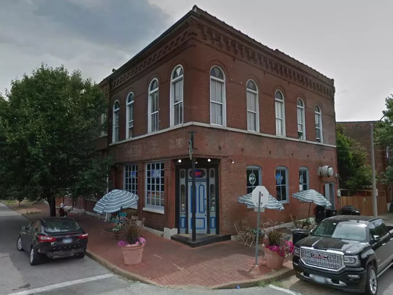 Four Strings 1730 S. 8th StreetSt. Louis, MO 63104(314) 312-6030 This quirky bar on the edge of Soulard is tons of fun. Not only have they adopted the Golden Girls as their patron saints, they also have drag, comedy and $1 on Mondays! If you haven&#146;t been, you are missing out. Photo courtesy of Google Maps