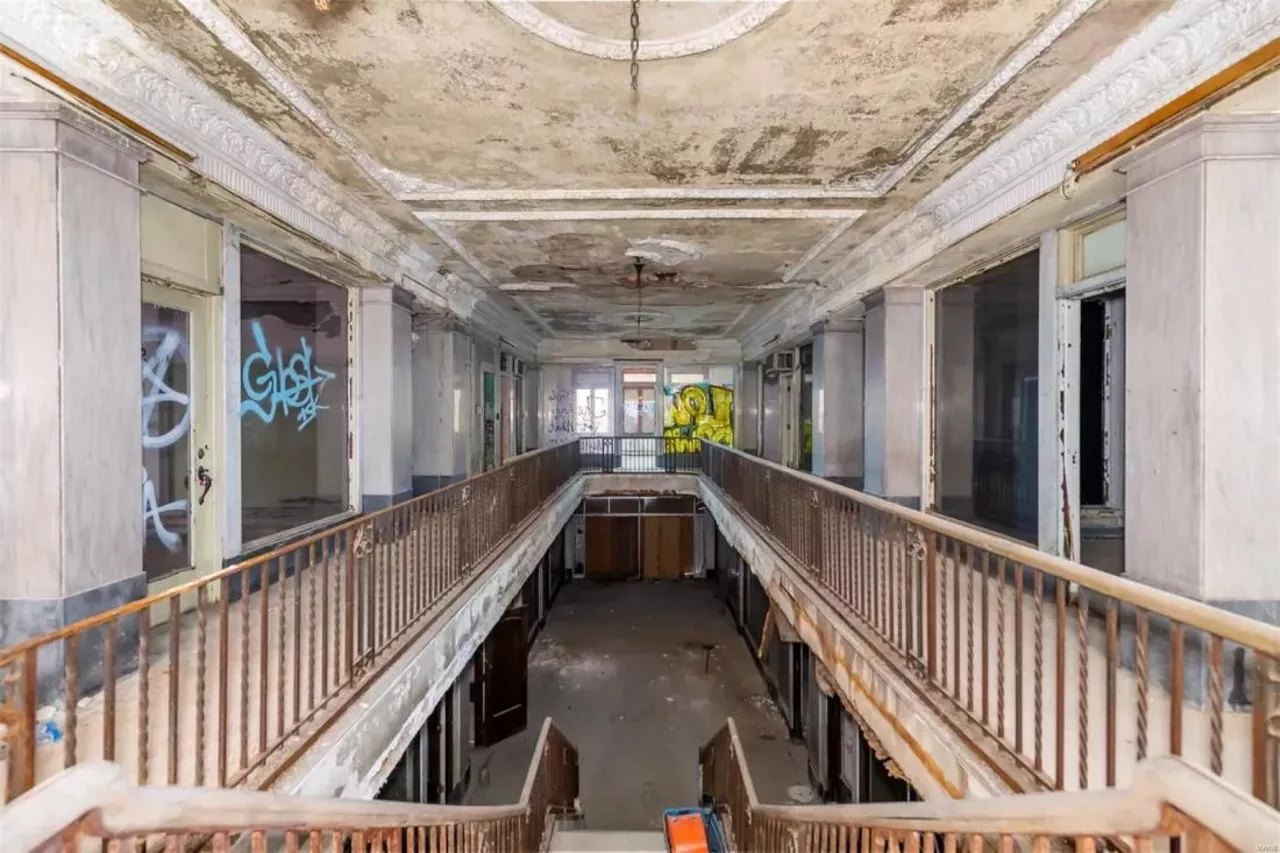 Image: St. Louis' Grandview Arcade Building Is Ready For a Makeover [PHOTOS]