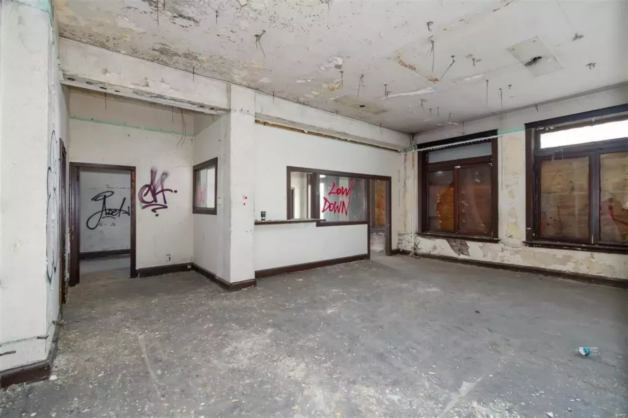 Image: St. Louis' Grandview Arcade Building Is Ready For a Makeover [PHOTOS]