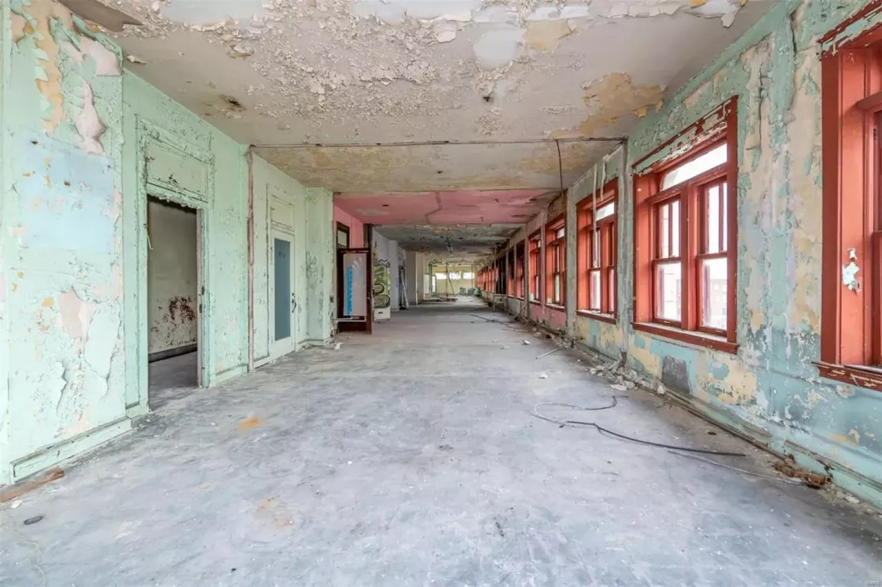 Image: St. Louis' Grandview Arcade Building Is Ready For a Makeover [PHOTOS]