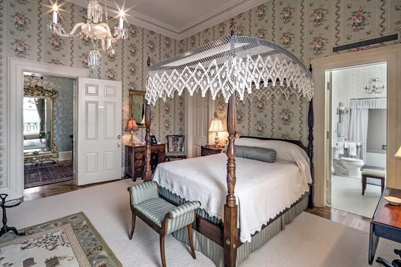 Image: This Missouri Castle on the Bluffs of the Mississippi River Is a Dream