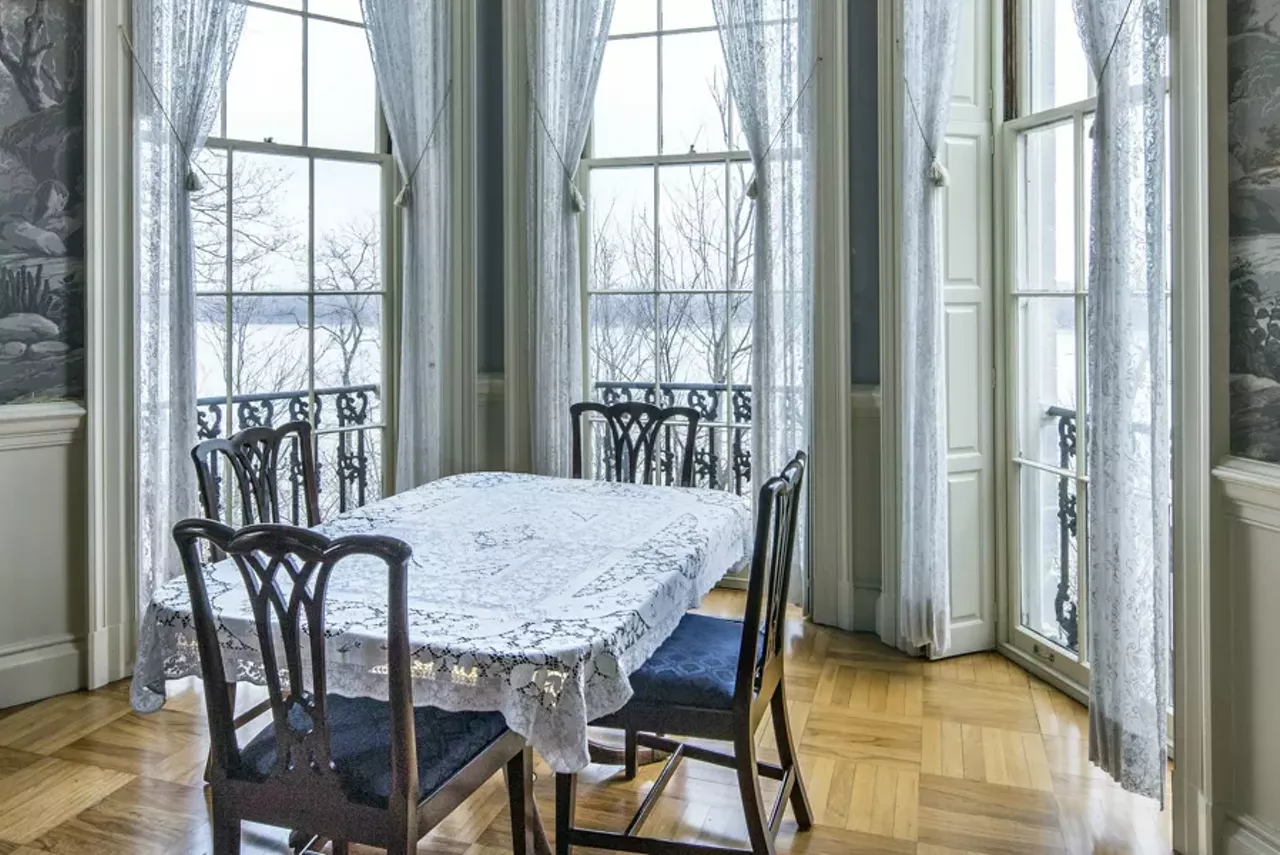 Image: This Missouri Castle on the Bluffs of the Mississippi River Is a Dream