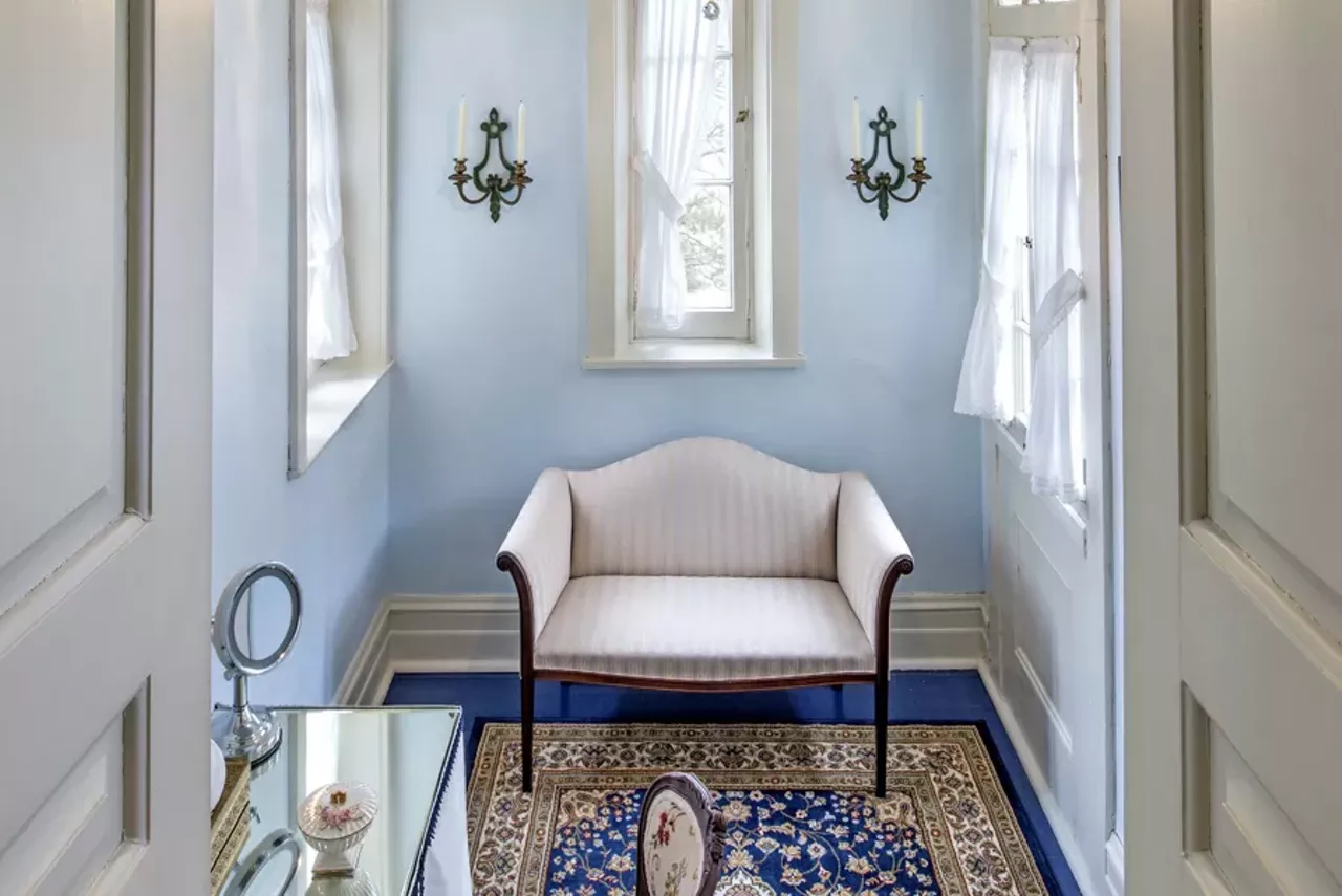 Image: This Missouri Castle on the Bluffs of the Mississippi River Is a Dream
