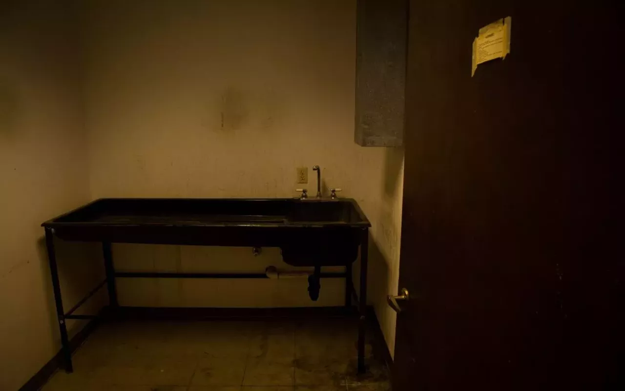 Image: The Eerie Remains of the RFT's Old Shell Building Offices &#151; 21 Years Later
