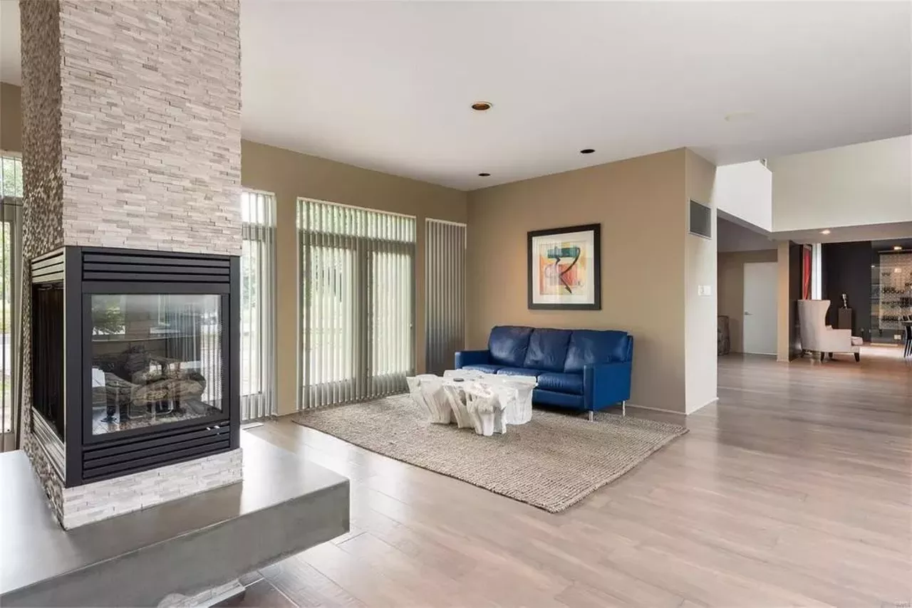 Image: It&#146;s Very 'Miami Vice' Inside this St. Louis Mansion on Lindell [PHOTOS]