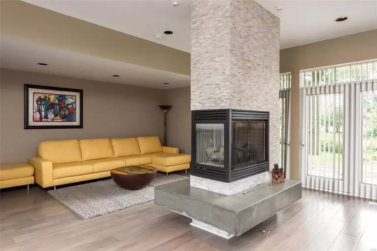 Image: It&#146;s Very 'Miami Vice' Inside this St. Louis Mansion on Lindell [PHOTOS]