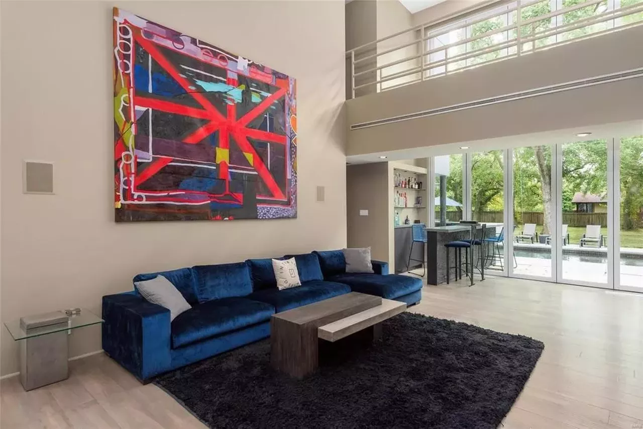 Image: It&#146;s Very 'Miami Vice' Inside this St. Louis Mansion on Lindell [PHOTOS]