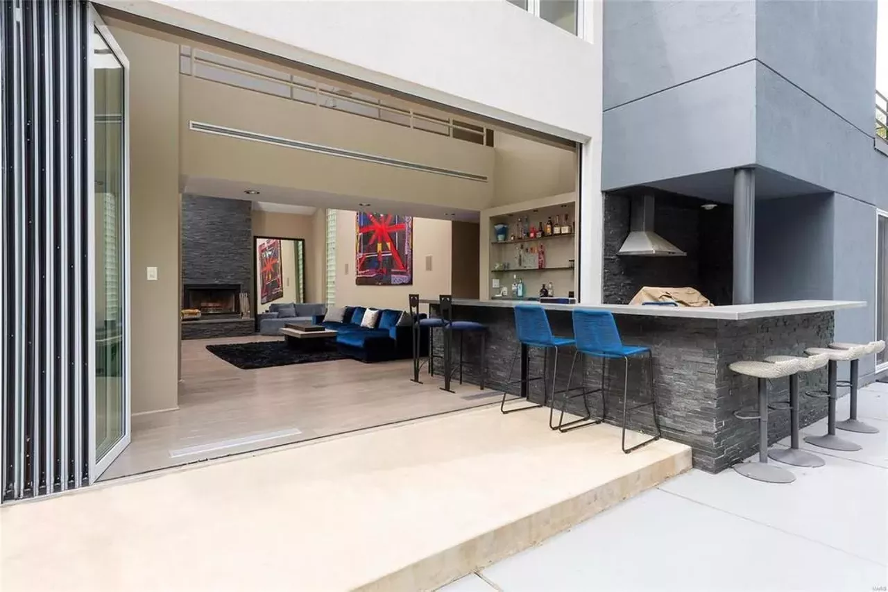 Image: It&#146;s Very 'Miami Vice' Inside this St. Louis Mansion on Lindell [PHOTOS]