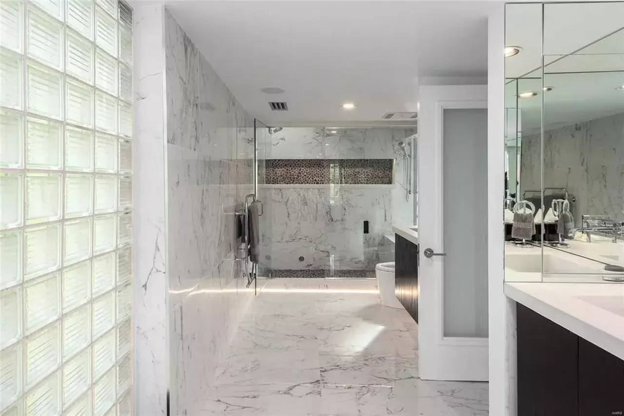 Image: It&#146;s Very 'Miami Vice' Inside this St. Louis Mansion on Lindell [PHOTOS]