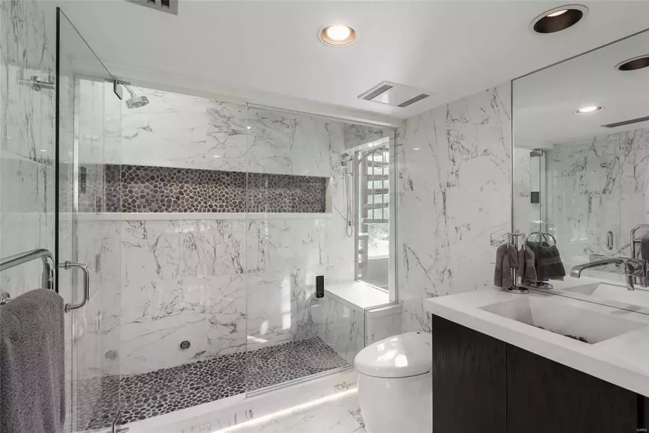 Image: It&#146;s Very 'Miami Vice' Inside this St. Louis Mansion on Lindell [PHOTOS]