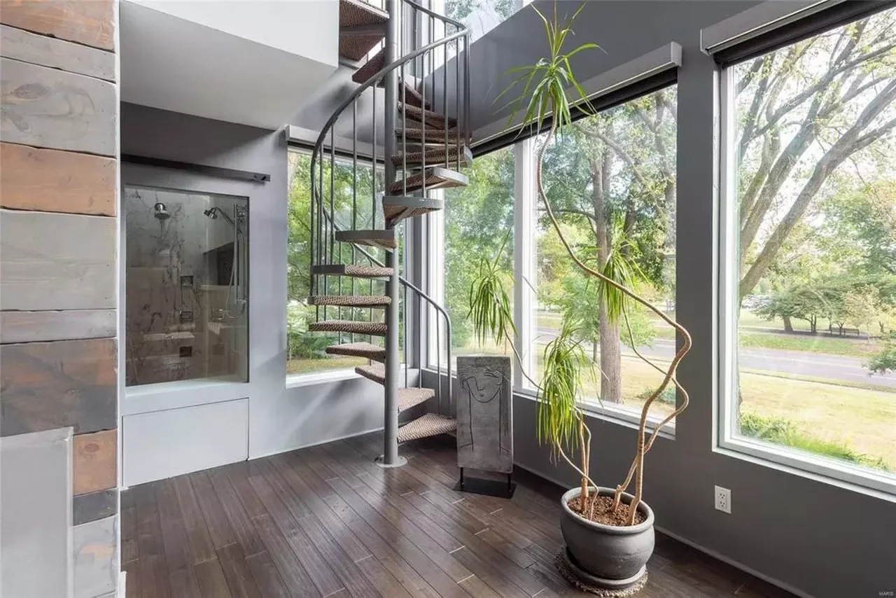 Image: It&#146;s Very 'Miami Vice' Inside this St. Louis Mansion on Lindell [PHOTOS]