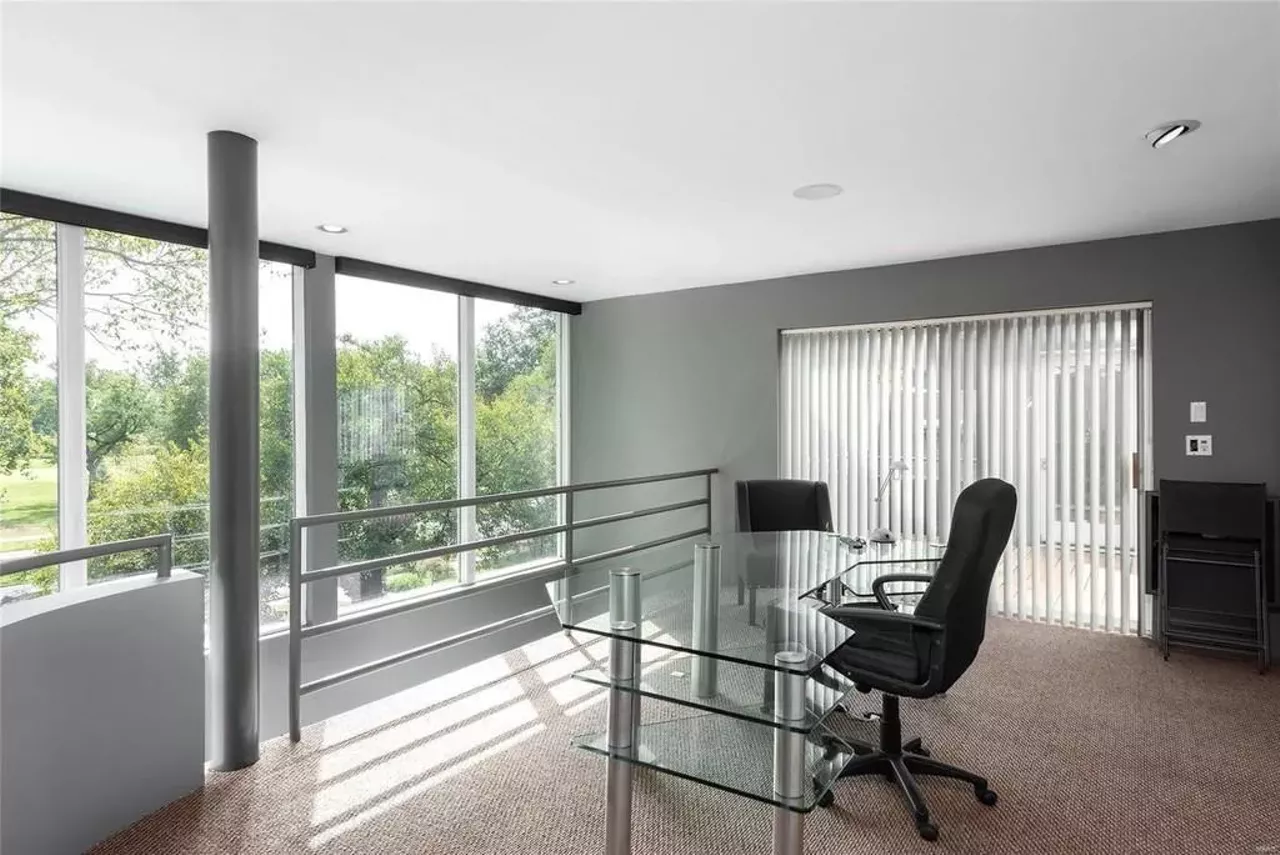 Image: It&#146;s Very 'Miami Vice' Inside this St. Louis Mansion on Lindell [PHOTOS]