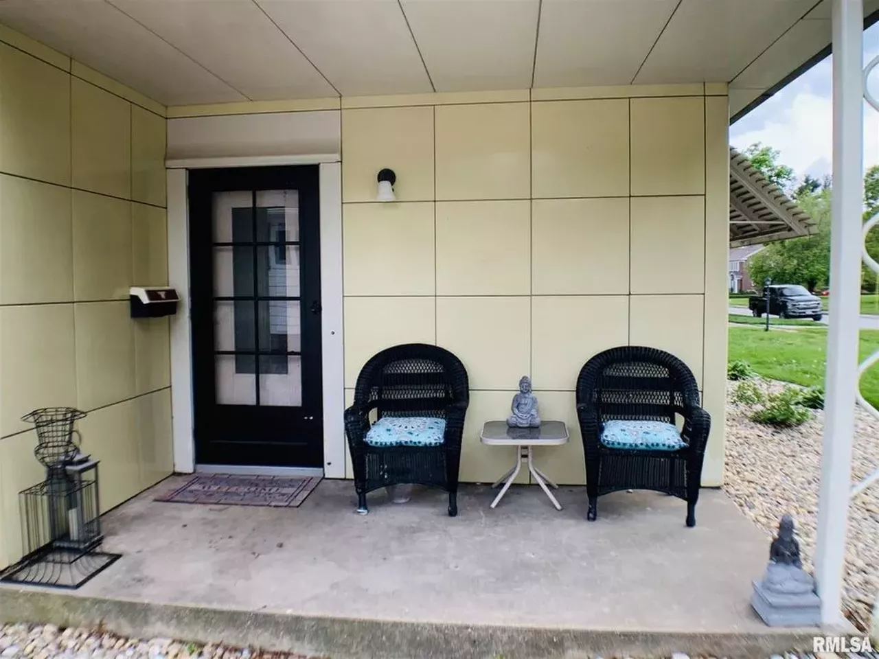 Image: Rare Lustron Steel House For Sale in Illinois [PHOTOS]