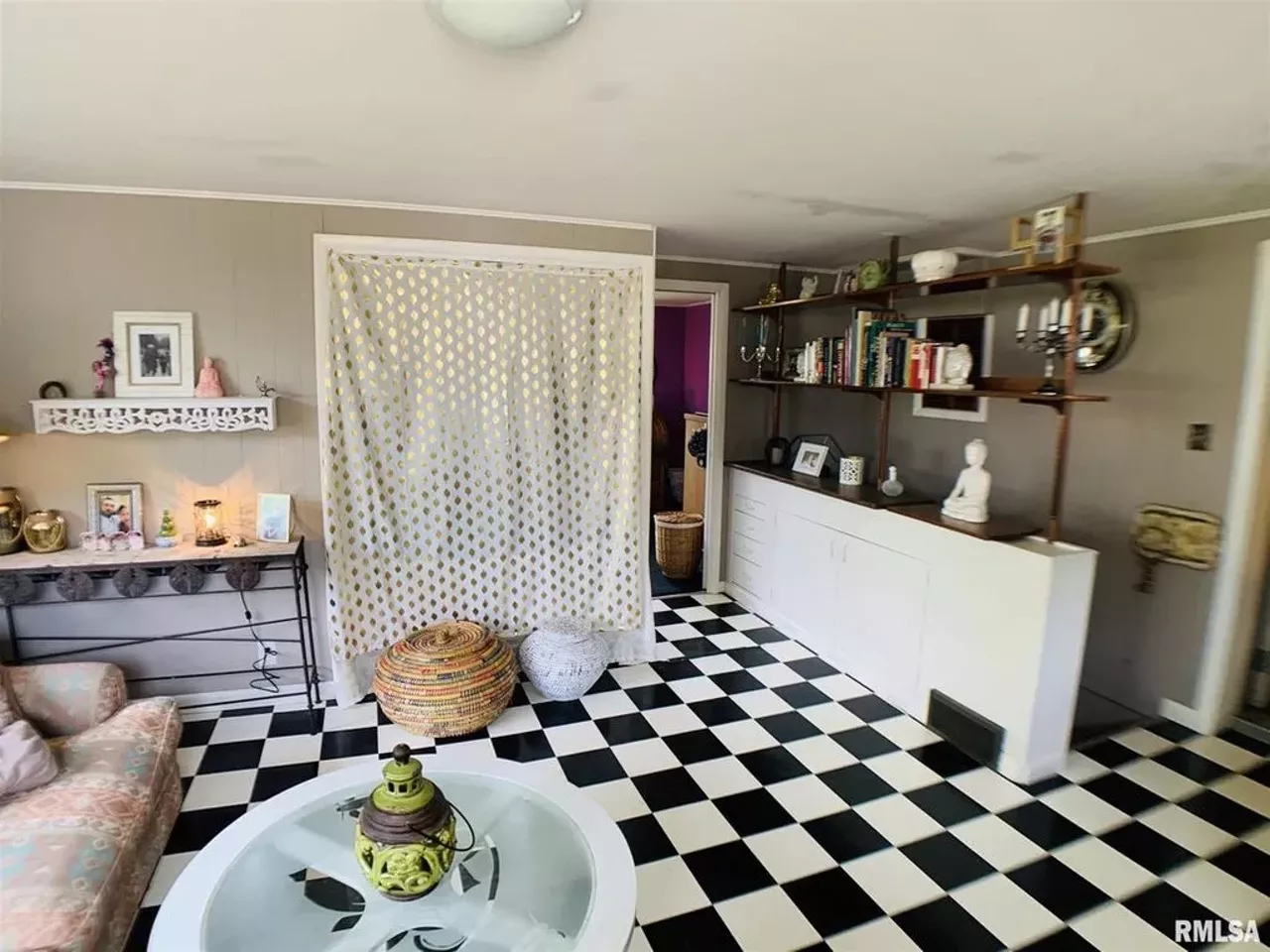 Image: Rare Lustron Steel House For Sale in Illinois [PHOTOS]