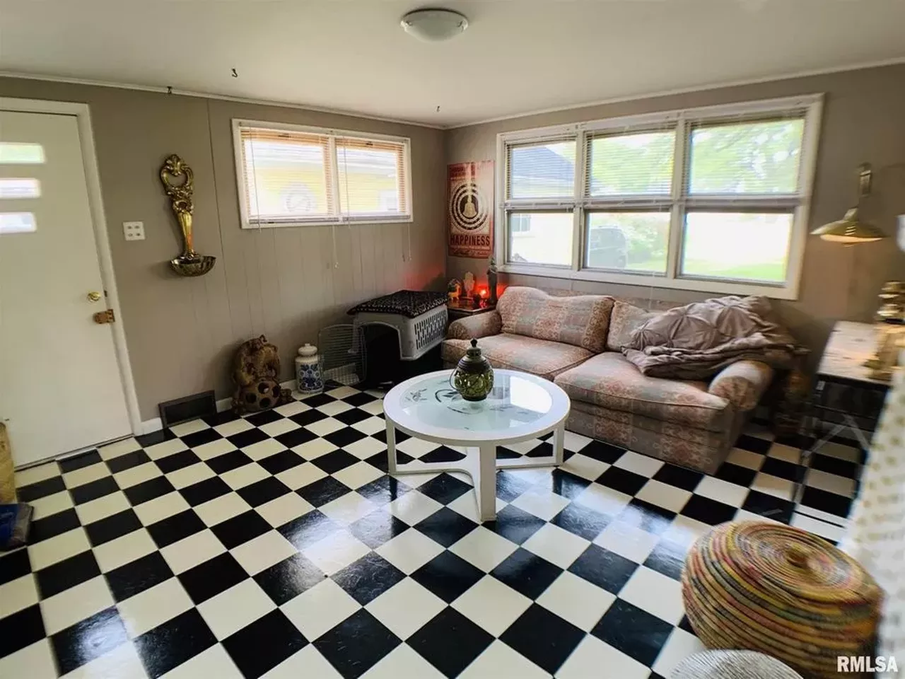 Image: Rare Lustron Steel House For Sale in Illinois [PHOTOS]