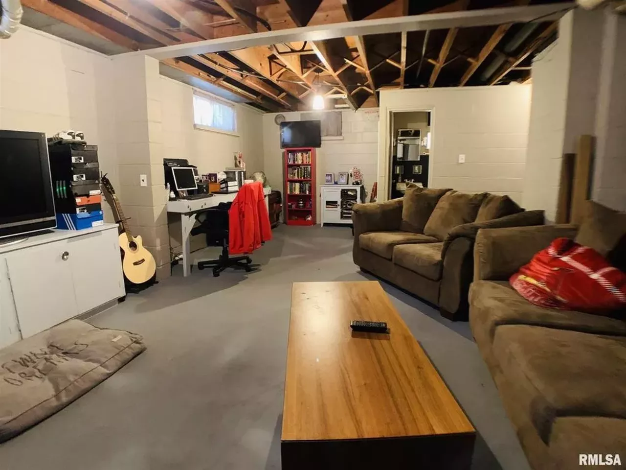 Image: Rare Lustron Steel House For Sale in Illinois [PHOTOS]