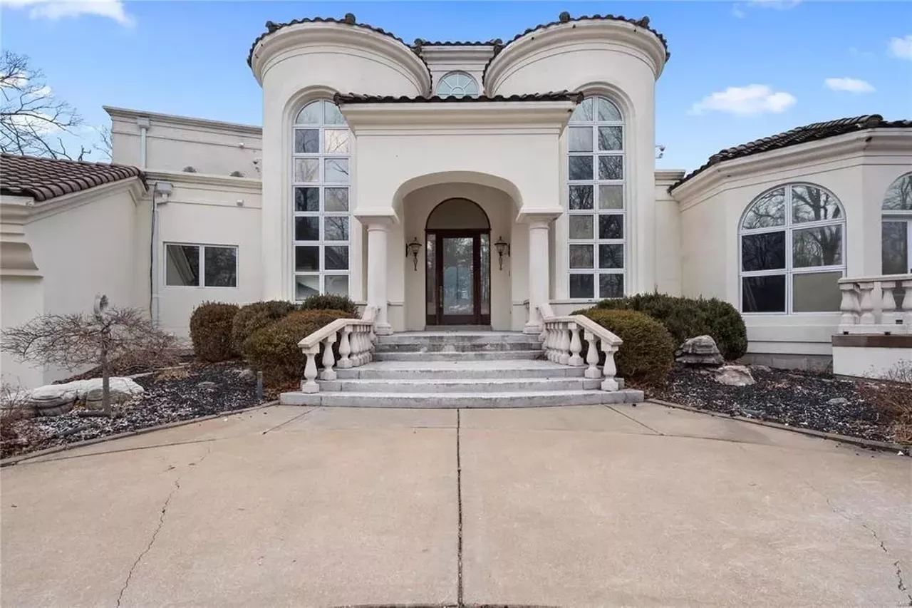 Image: UPDATE: Nelly's Crumbling Mansion in St. Louis Has Finally Been Sold [PHOTOS]