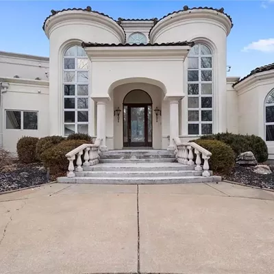 Image: Nelly's Crumbling Mansion Hits the St. Louis Real Estate Market [PHOTOS]