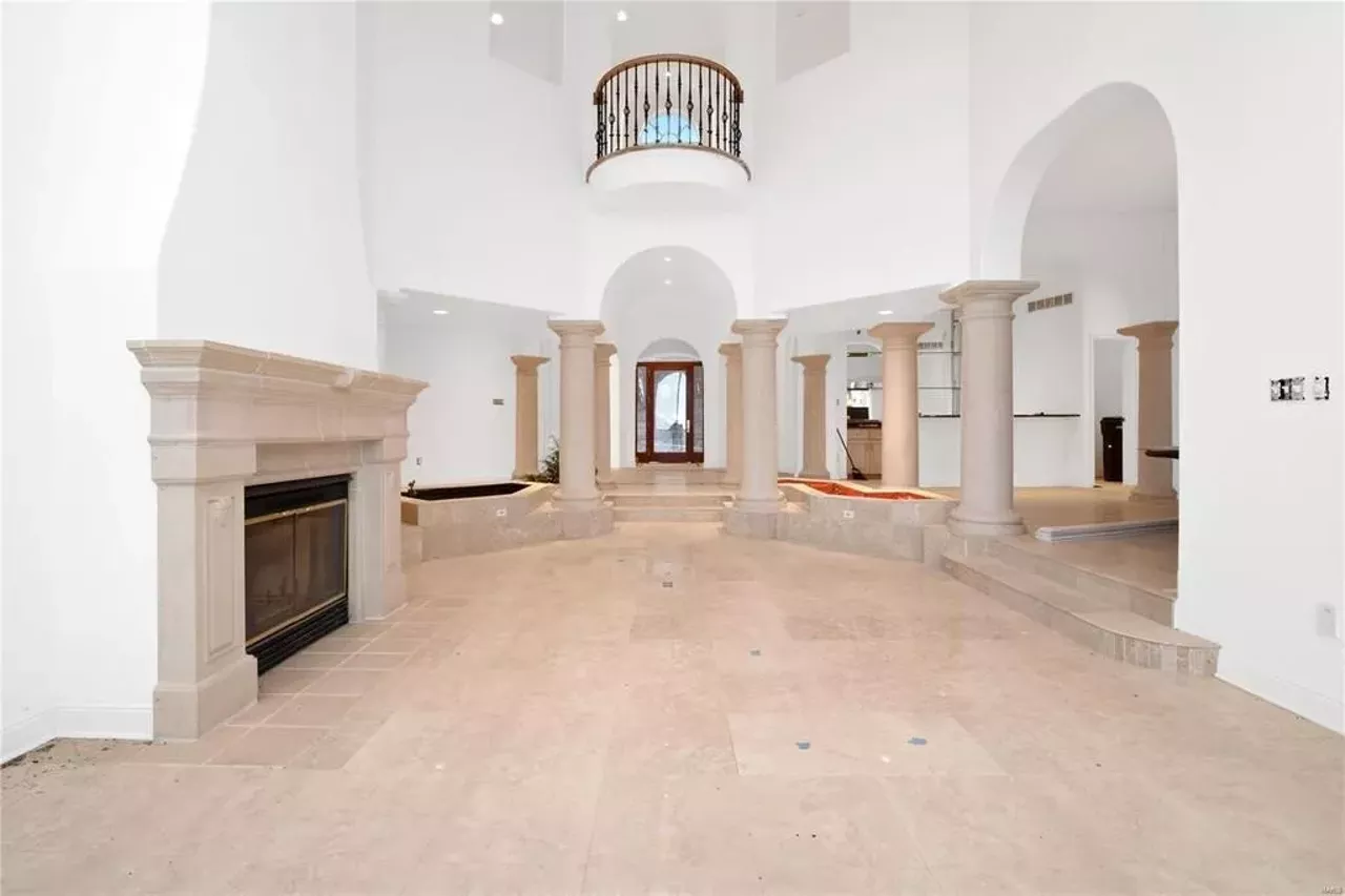 Image: UPDATE: Nelly's Crumbling Mansion in St. Louis Has Finally Been Sold [PHOTOS]