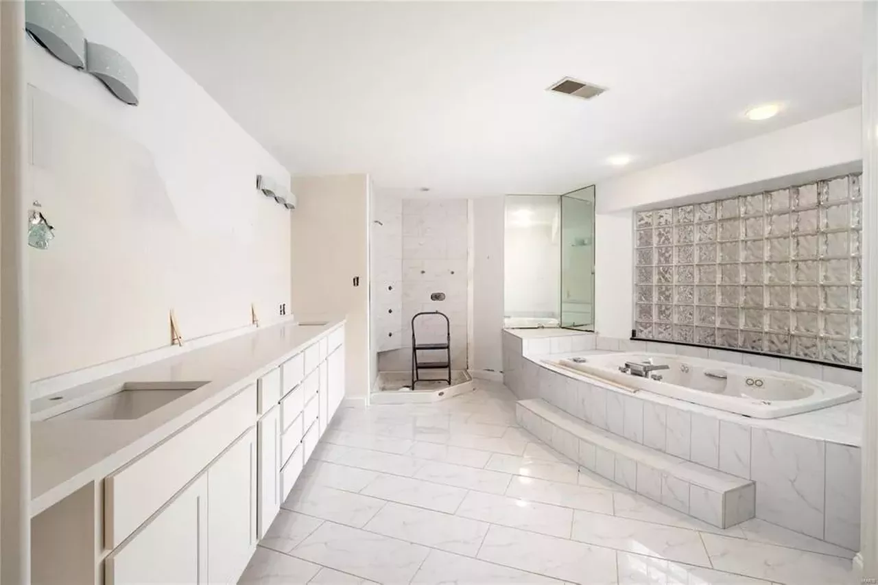 Image: UPDATE: Nelly's Crumbling Mansion in St. Louis Has Finally Been Sold [PHOTOS]