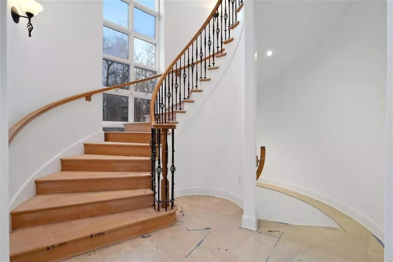 Image: UPDATE: Nelly's Crumbling Mansion in St. Louis Has Finally Been Sold [PHOTOS]