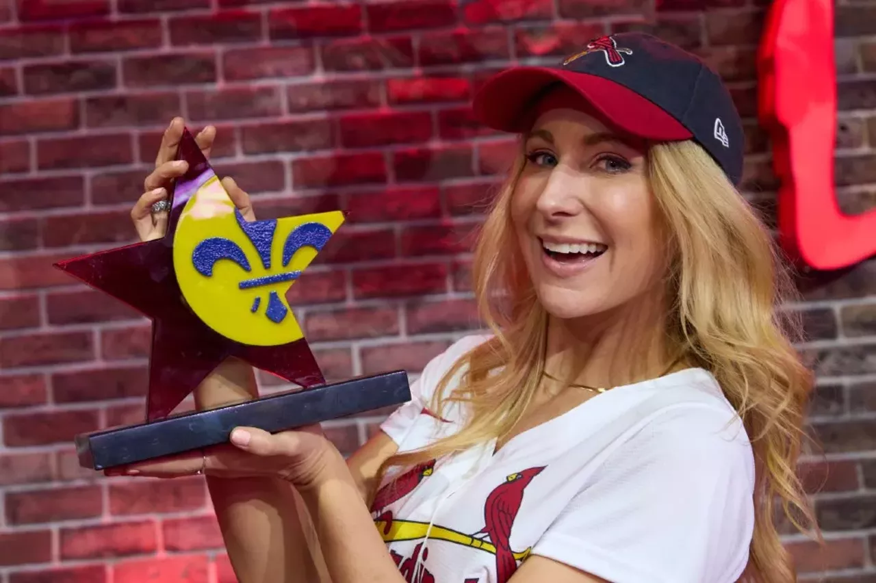 Kirkwood High School Nikki Glaser Comedian The hilariously raunchy Nikki Glaser is arguably the biggest celebrity living in St. Louis — and she owes it all to Kirkwood High School, where she graduated in the class of 2002.