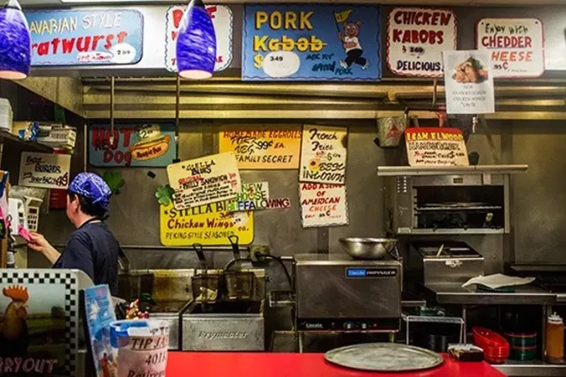 Stella Blues is the Fast Eddie's of south city. - Mabel Suen