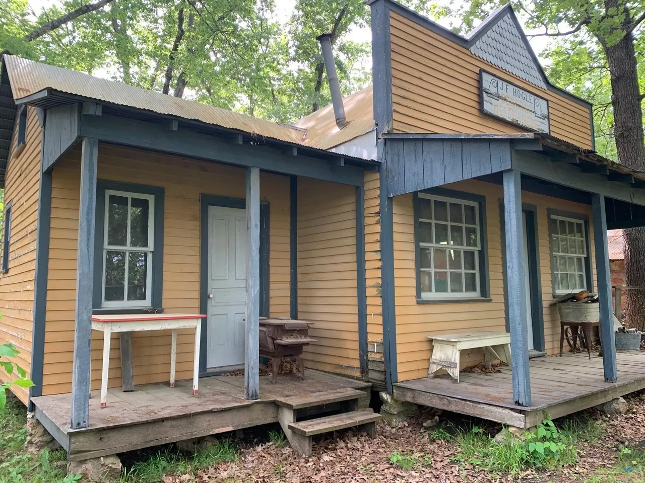 Image: Real Life Oregon Trail Town for Sale in Missouri [PHOTOS]