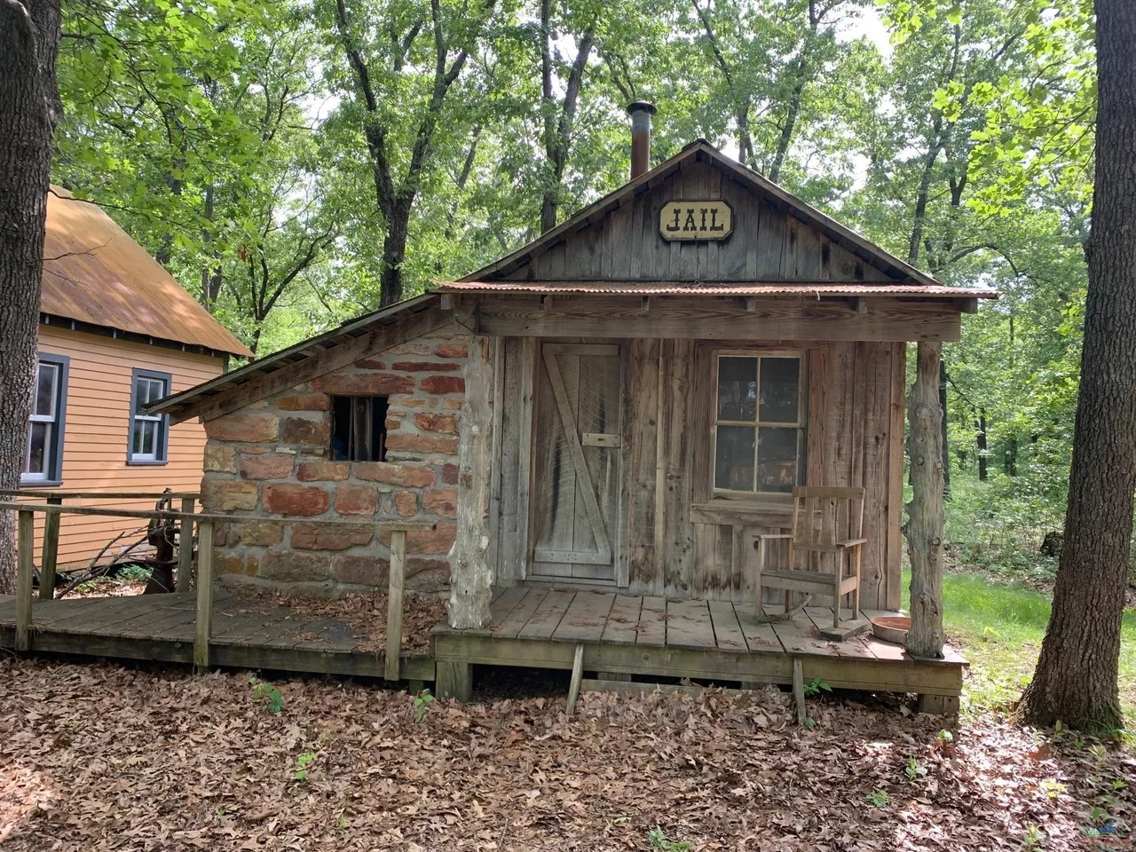 Image: Real Life Oregon Trail Town for Sale in Missouri [PHOTOS]