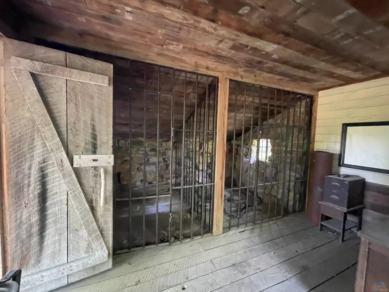 Image: Real Life Oregon Trail Town for Sale in Missouri [PHOTOS]
