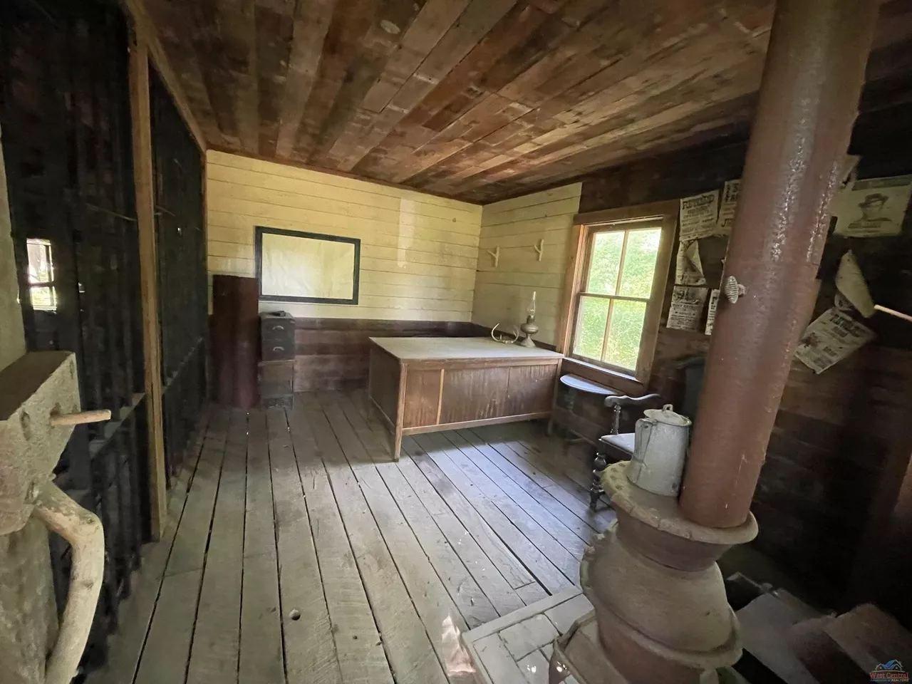 Image: Real Life Oregon Trail Town for Sale in Missouri [PHOTOS]