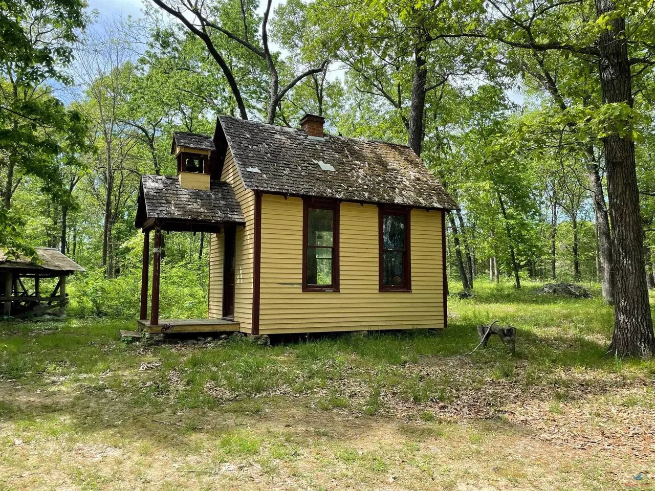 Image: Real Life Oregon Trail Town for Sale in Missouri [PHOTOS]