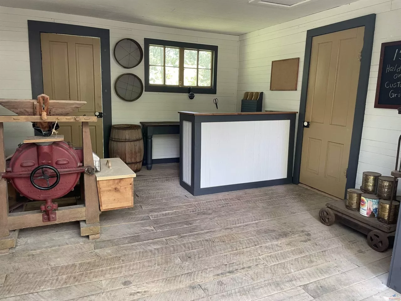 Image: Real Life Oregon Trail Town for Sale in Missouri [PHOTOS]