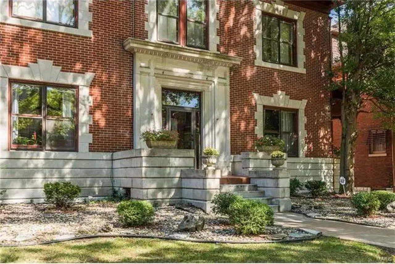 Image: Chuck Berry's Former Home Is for Sale, and It Will Have You Reelin' and Rockin'