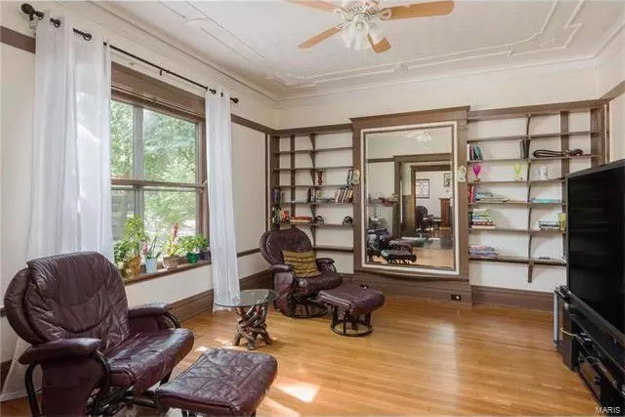 Image: Chuck Berry's Former Home Is for Sale, and It Will Have You Reelin' and Rockin'