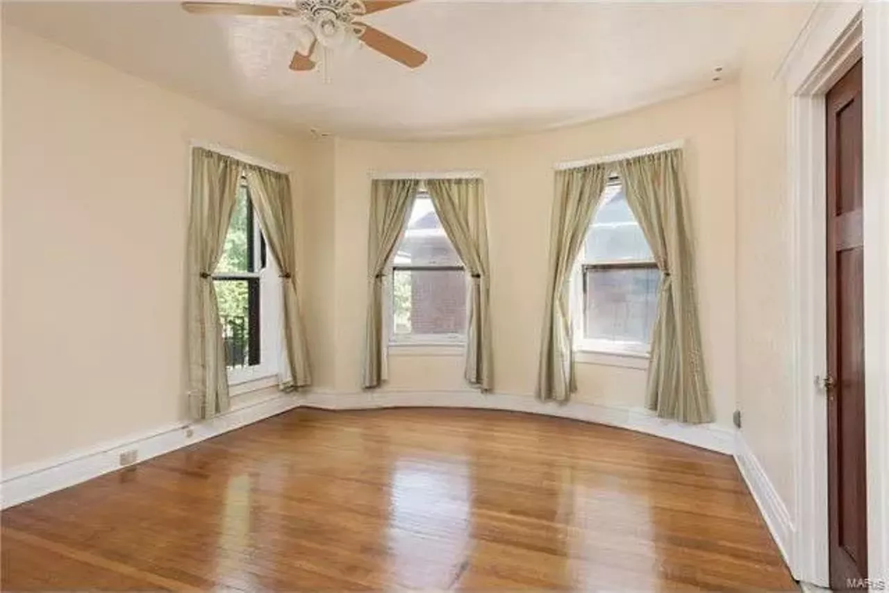Image: Chuck Berry's Former Home Is for Sale, and It Will Have You Reelin' and Rockin'