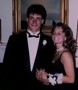 Jon Hamm and Sarah Clarke going to prom. - Youtube
