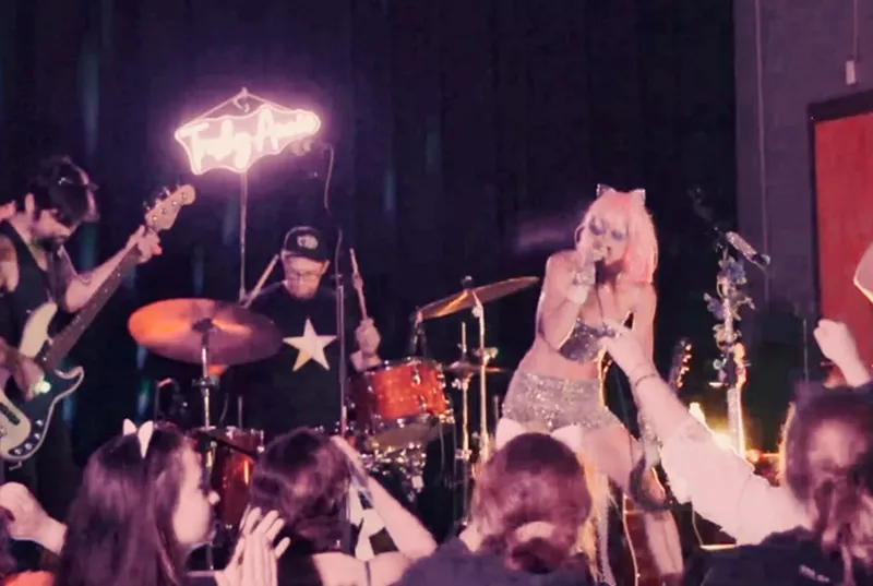 The Fresh Face of Rock is a 50-Year-Old: Meet Outlaw Alt-Rocker Annie Davis of Trashy Annie
